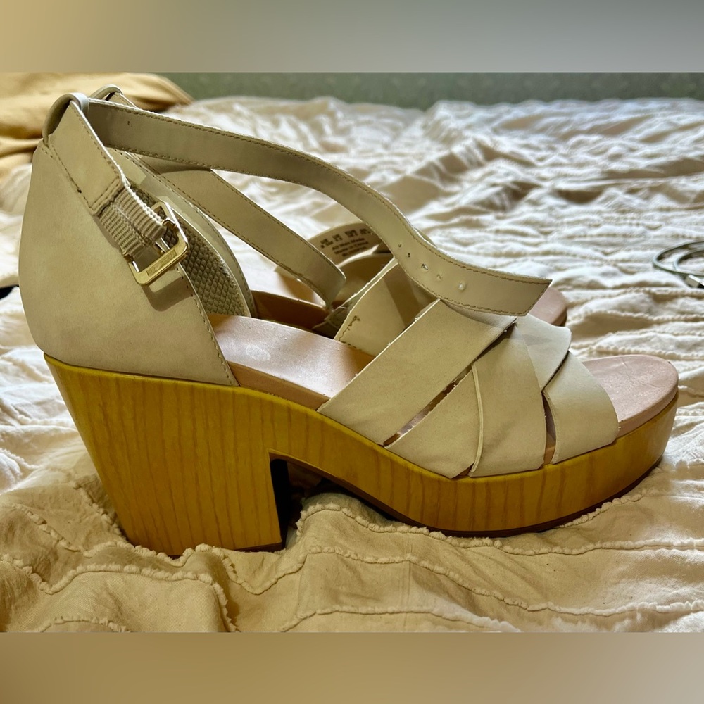 Dr. Scholl's Cream Wedges with Tan Heel